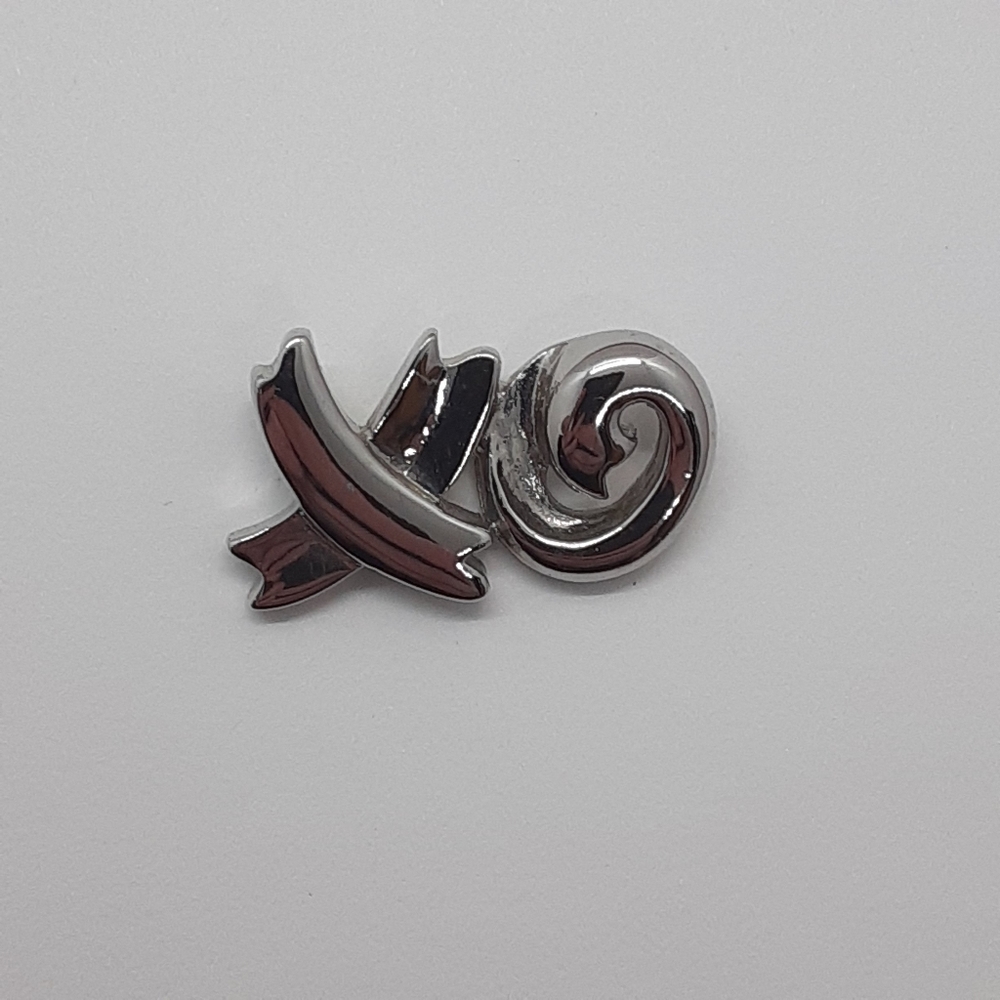 Liz Claiborne XO Silver lapel pin
